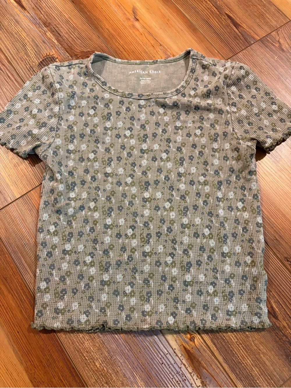 American Eagle Outfitters Olive Floral Ribbed Short Sleeve Tee